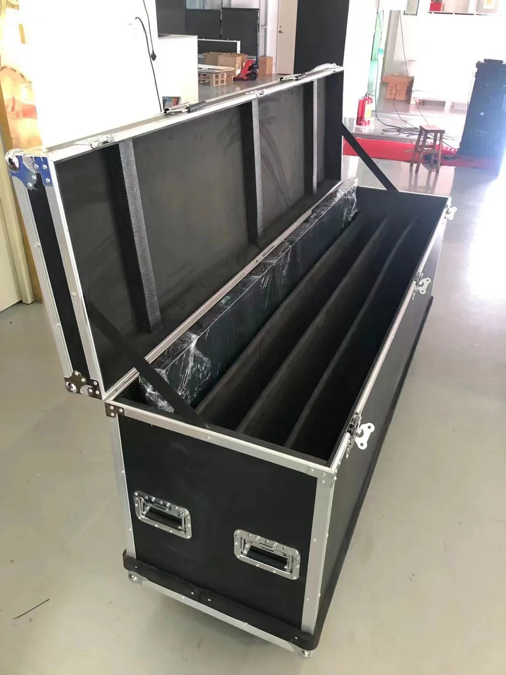 LEP-GOB Series Large LED Wall Display | 5120×1920mm (16.8FT × 6.3FT) | Indoor P2.5 Turnkey LED Screen | GOB-Protected Surface | Magnetic Splicing Assembly