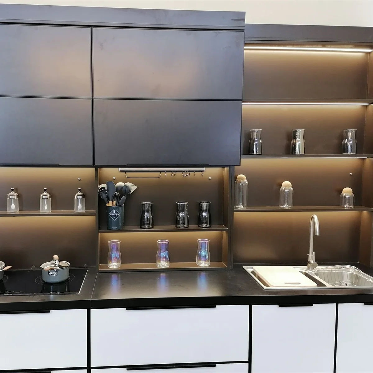 FCOB Flexible LED Strip Light | 5m (16.4ft) Roll | CRI90 | 3000K / 4000K / 6000K | 320 / 480 LEDs per Meter | 8W / 10W | 12V / 24V | 8mm Wide | Dimmable Indoor IP00 LED Ribbon