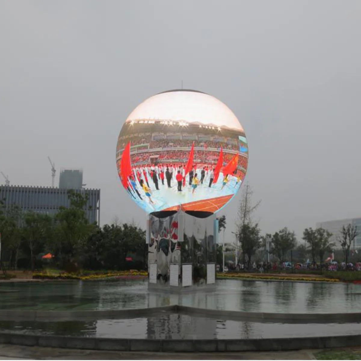 LO- Outdoor LED Ball Display – Dia. 200 / 250 / 300cm (6.6–9.8ft) | P6 / P5 | Weatherproof 360° Ball Screen for Landmarks & Public Installations