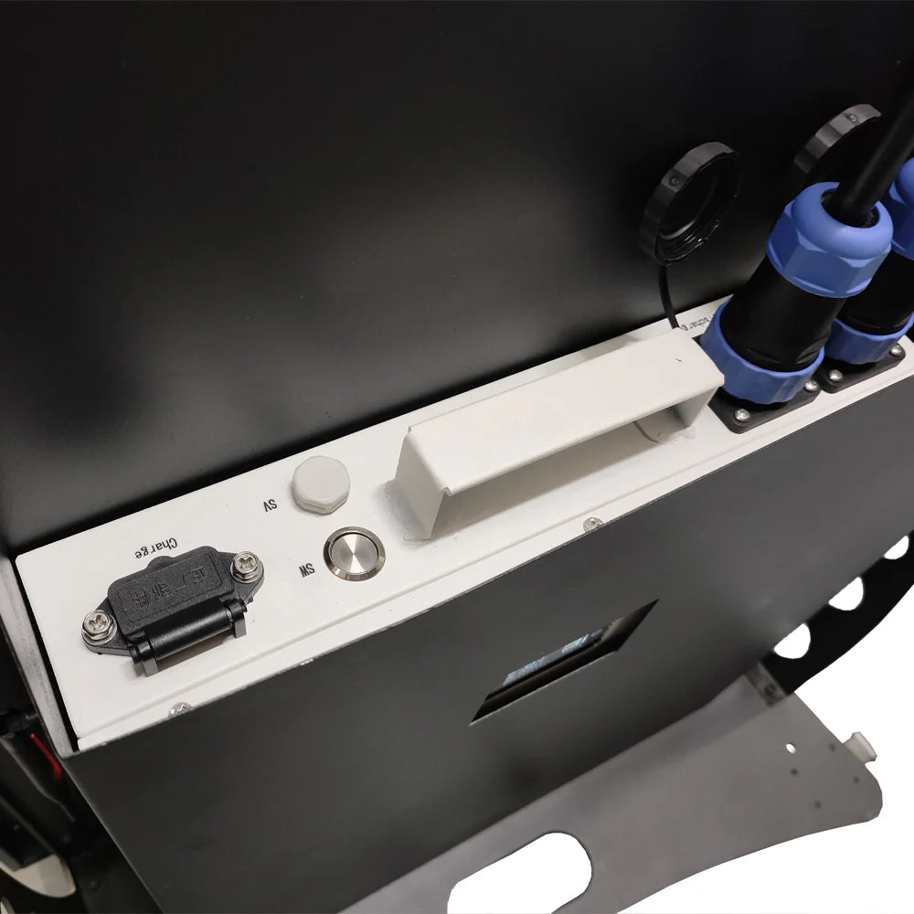 LEP-BAT Series LED Digital Signage Poster | Battery-Powered, Plug-Free Operation | Splicing-Ready Design | 640 / 960 × 1920mm | P2.5 / P1.86 / P1.53 / P1.25