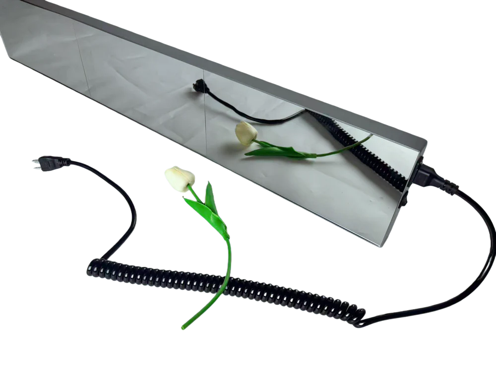 LFL-S Series Frameless LED Shop Display – P1.86 · 160×960mm | Mirror Finish LED Screen, Seamless with Modern Shop Décor